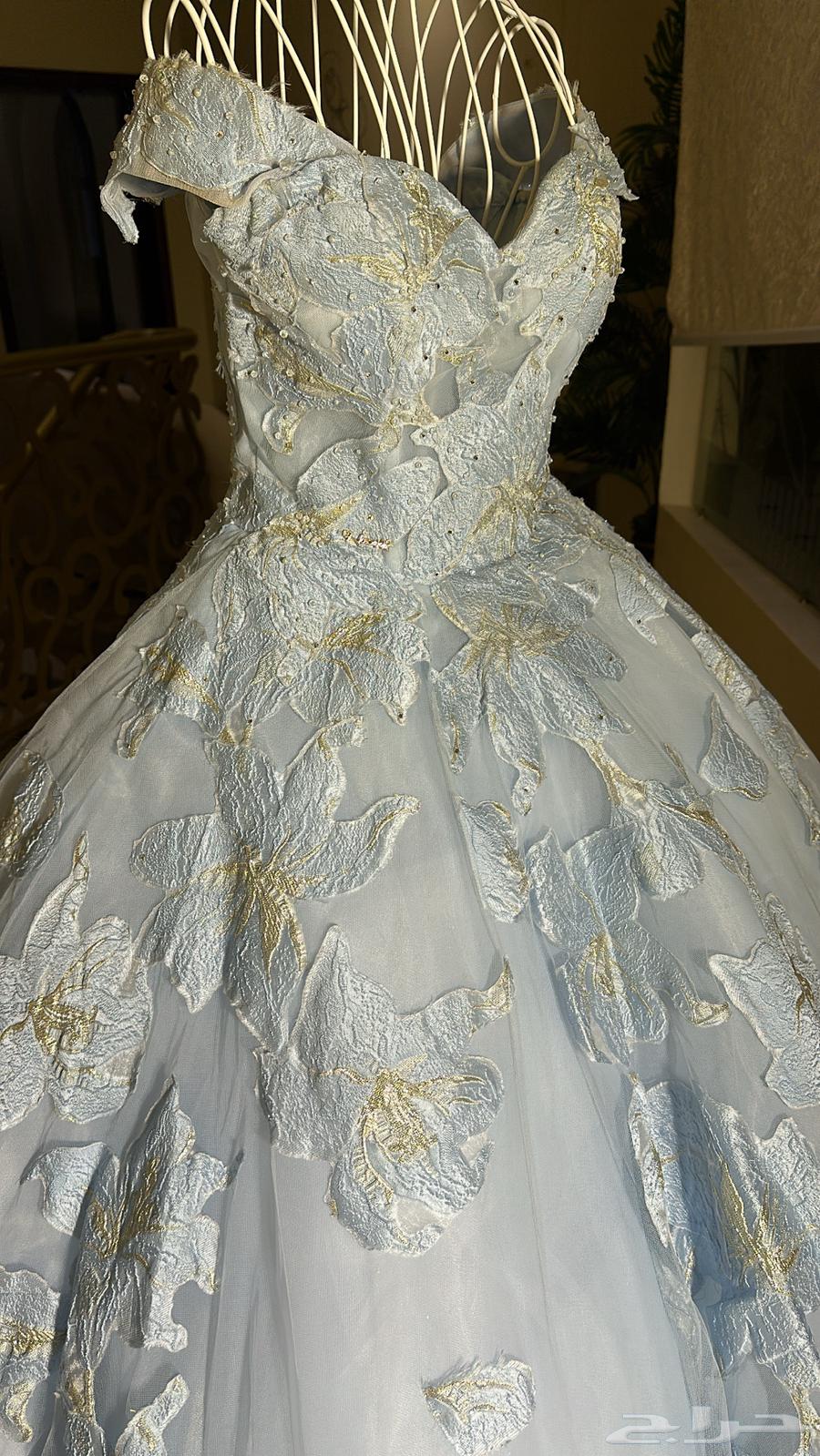 فستان للبيع نظيف لبسه واحدة ب 1500قابل للتفاوض للجادين64542969465987112