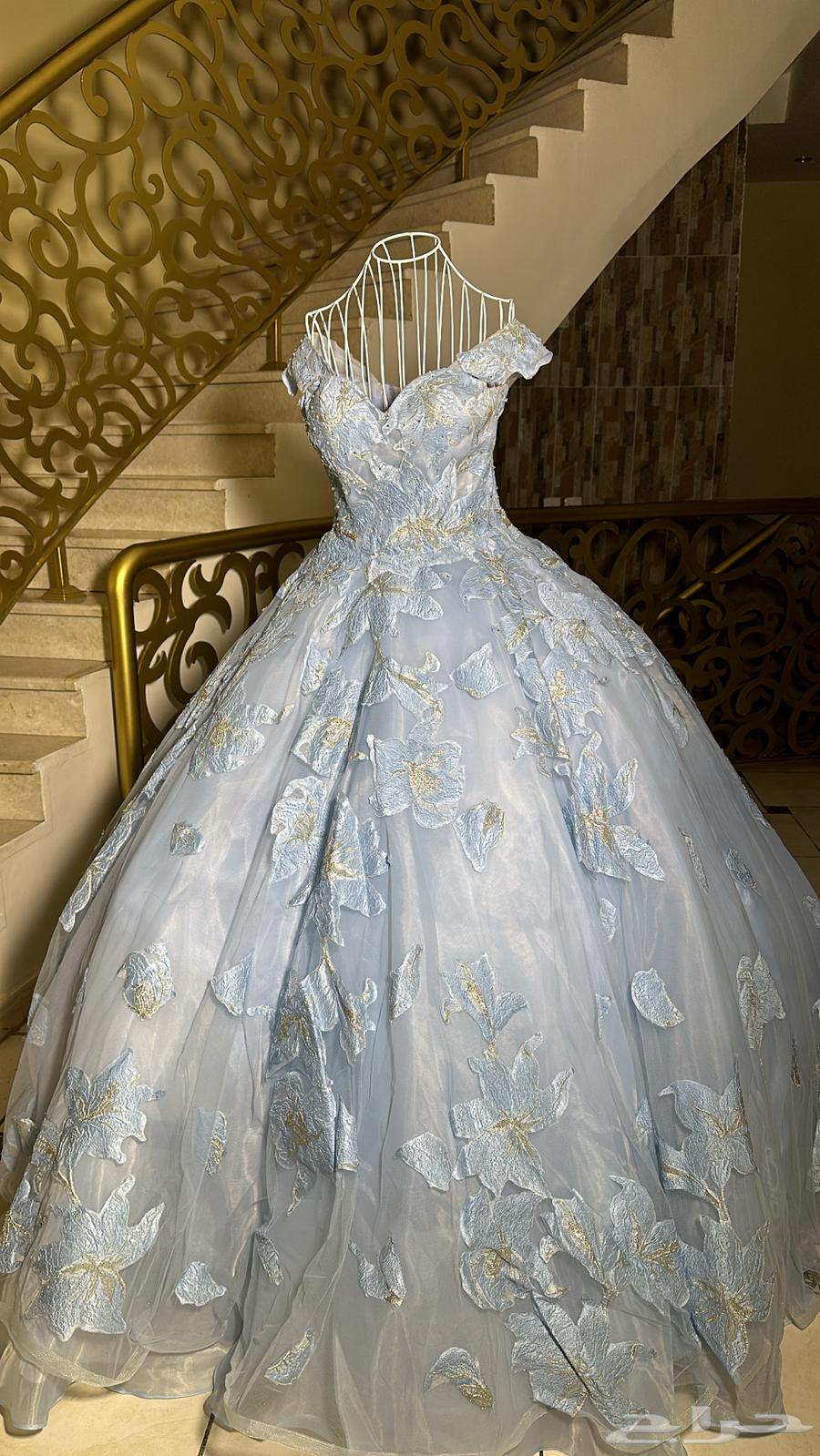 فستان للبيع نظيف لبسه واحدة ب 1500قابل للتفاوض للجادين64542969465987114