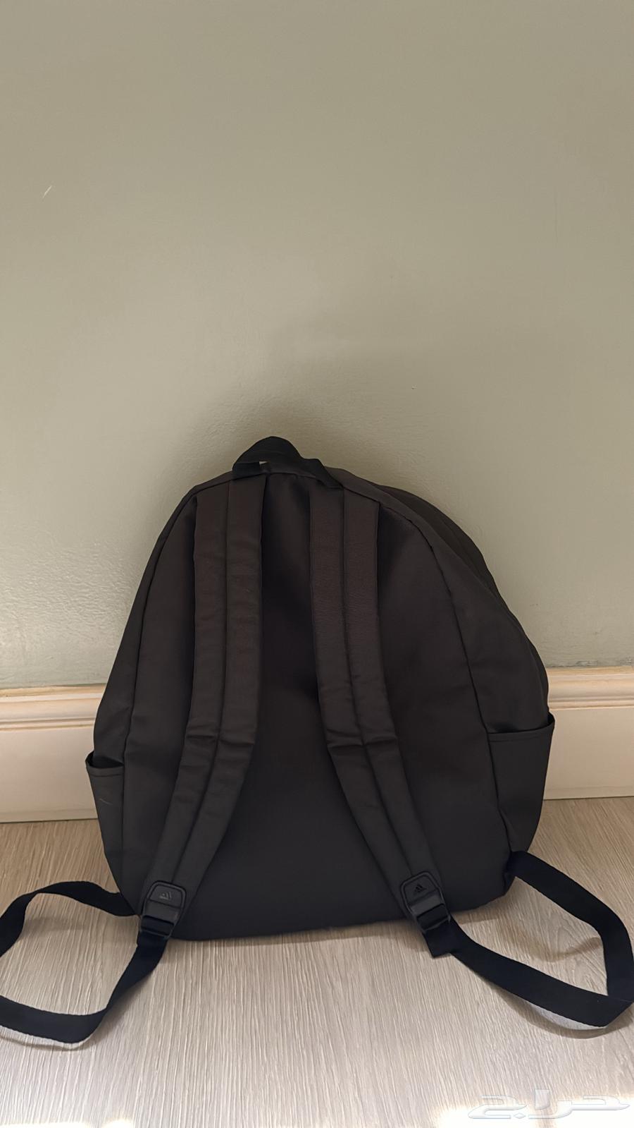 حقيبة أديداس الأصلية ظهر للبيع64538834596481111