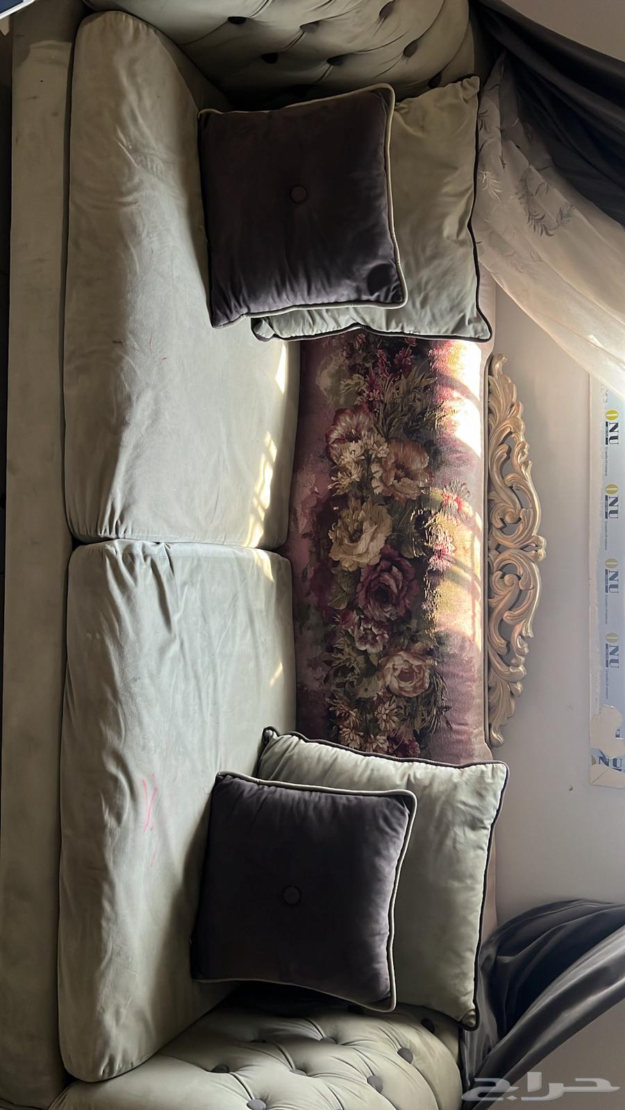 Complete living room set with two tables, only 1000 riyals64537770496769110