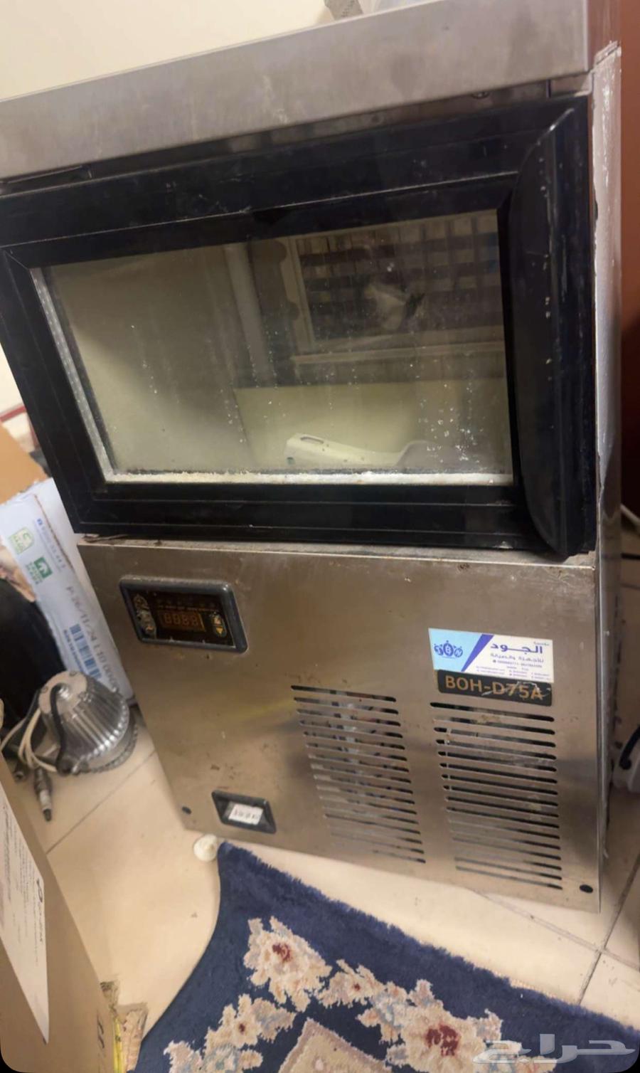 New ice machine for cafes, never used64537240335874110