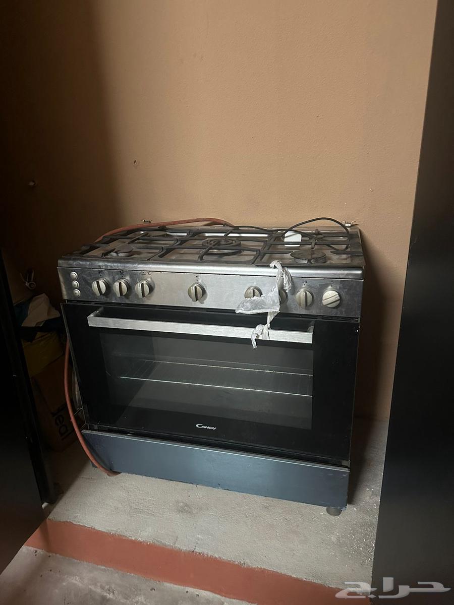 High-quality, lightly used oven in working condition64537672830082111