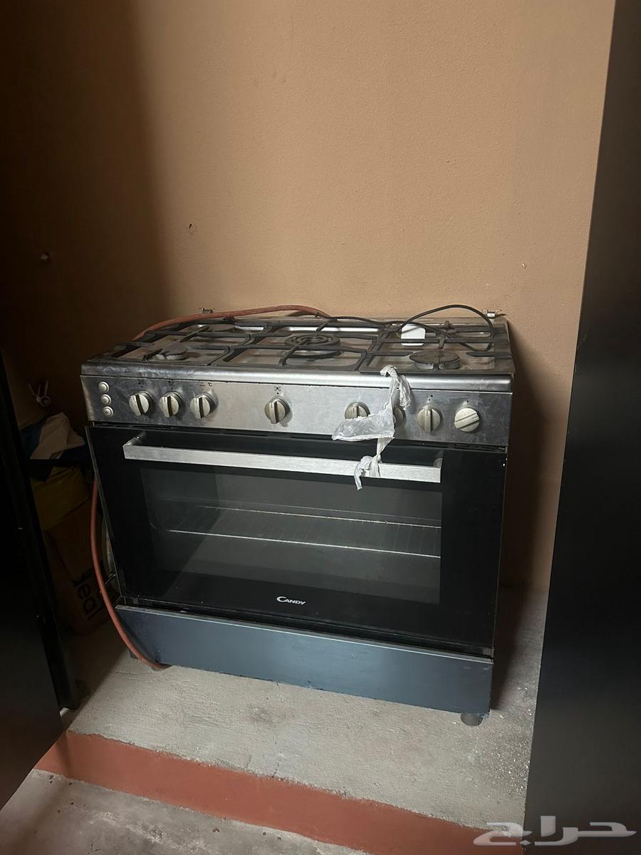 High-quality, lightly used oven in working condition64537672830082112