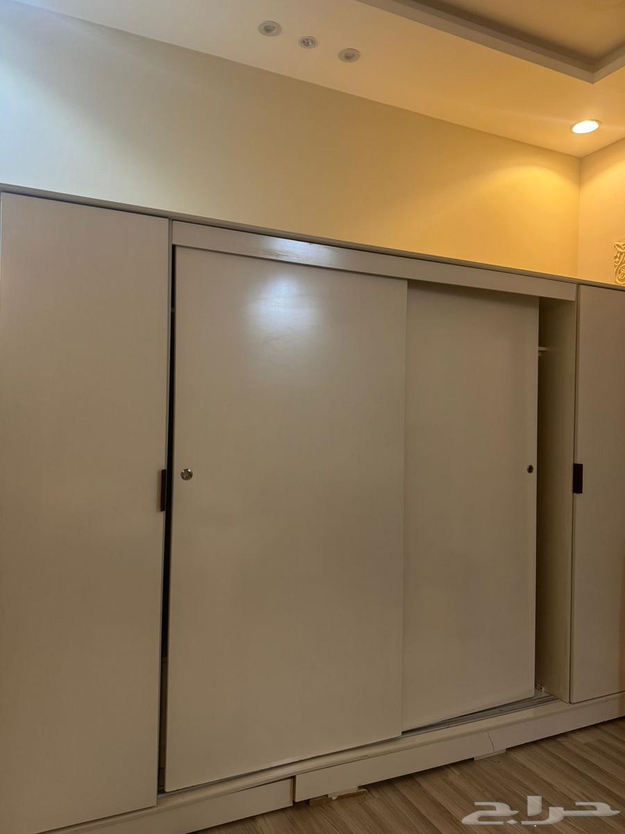 دولاب مع ثنين كوبدينات64542955395457111