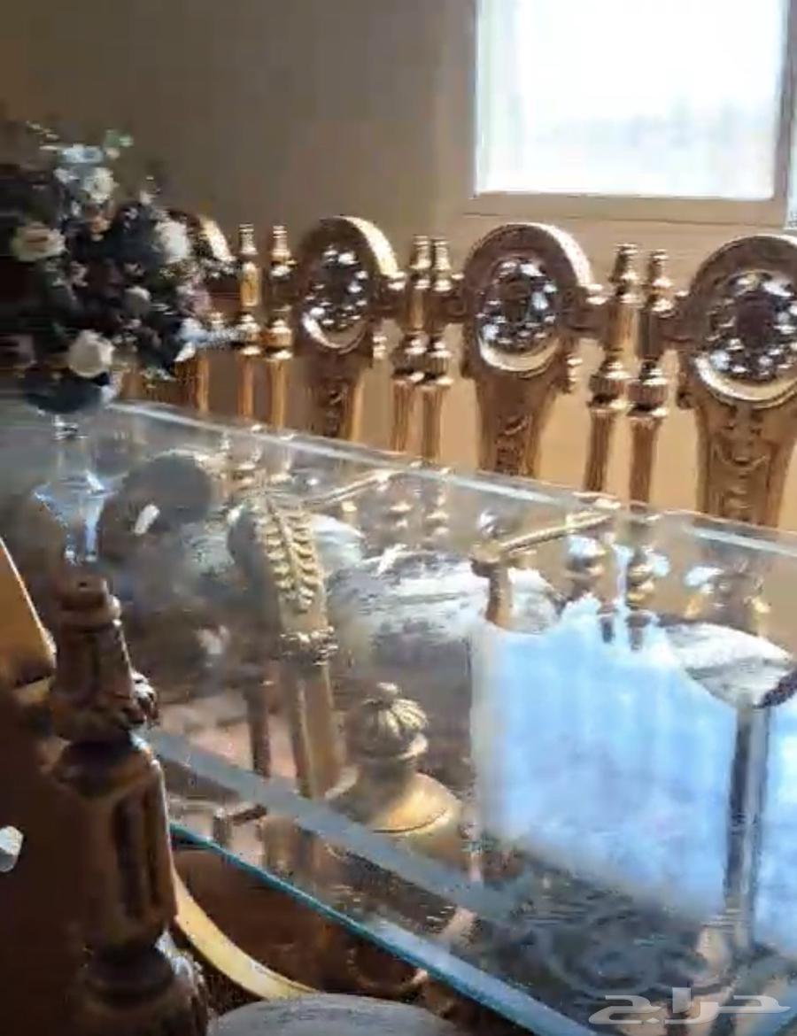 طاوله طعام فخم جديد انتيك64537379945985110