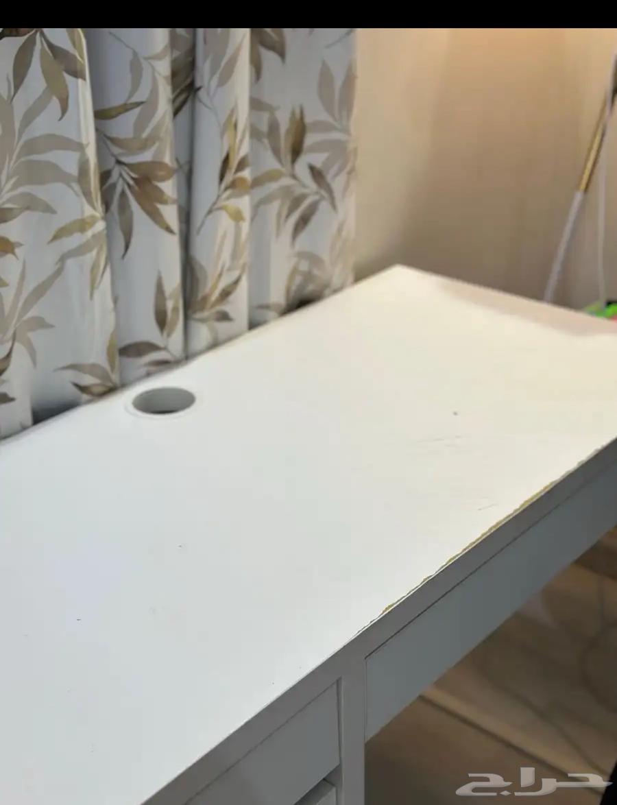 Office table and chair64540380542593110