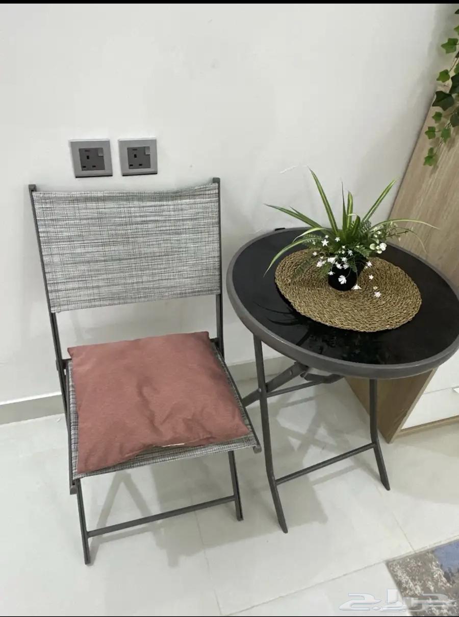 Table with chair, my brother's new one, nothing wrong with it at all64538021892738110