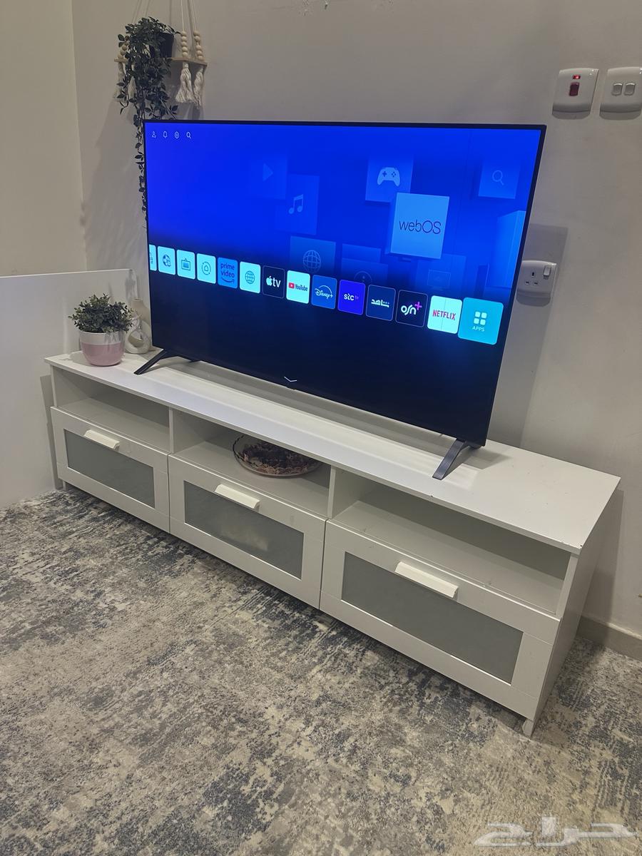 للبيع طاولة نظيفه واستخدام خفيف ب 400 ريال64535069796481110