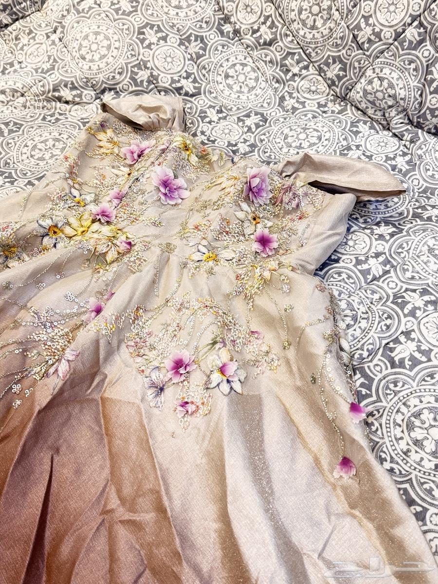 فستان مستعمل مره وحده للبيع السعر 300 قابل للتفاوض64541636966274110