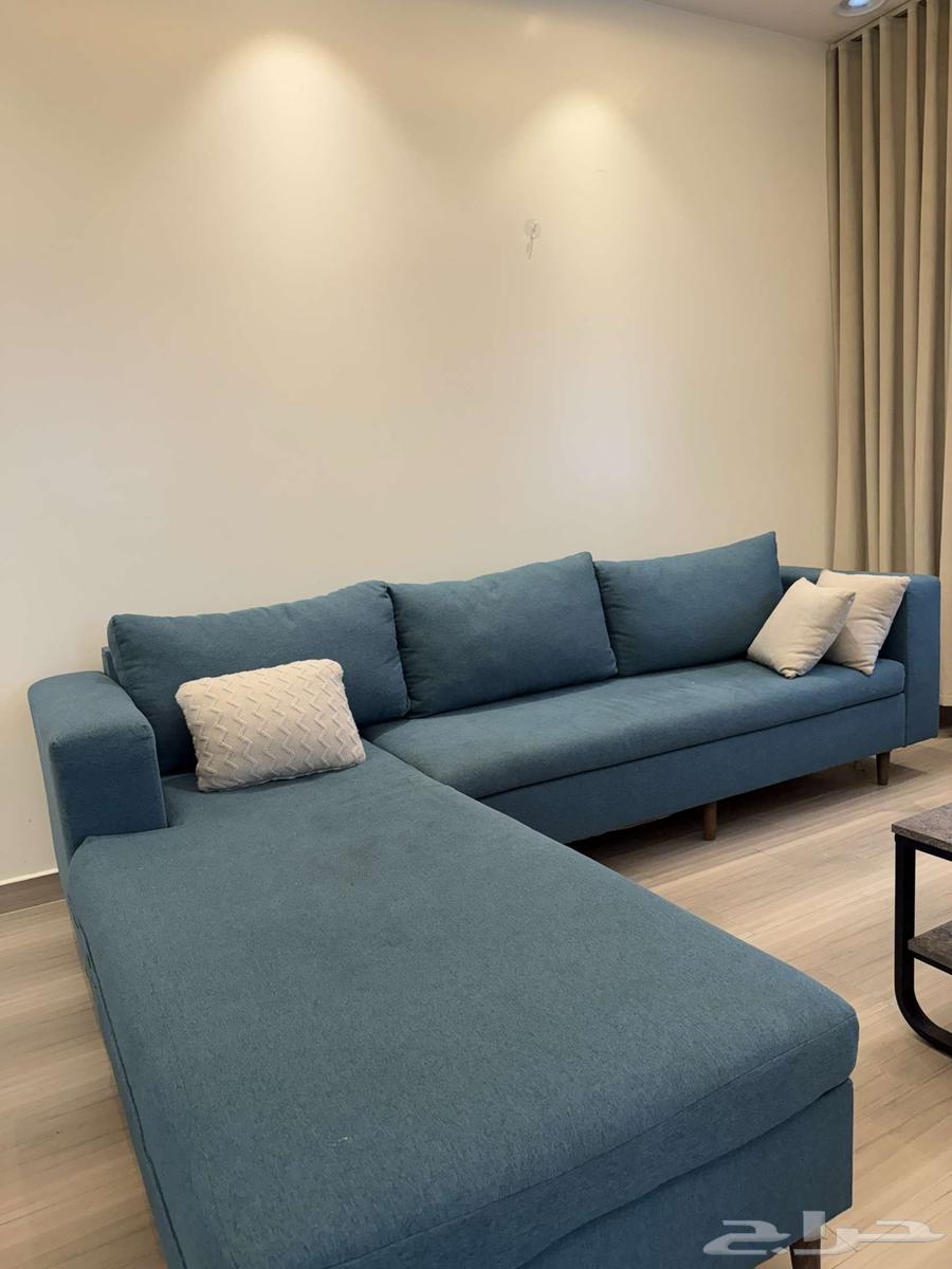 Clean L-shaped sofa, used for only one year64540110405762111