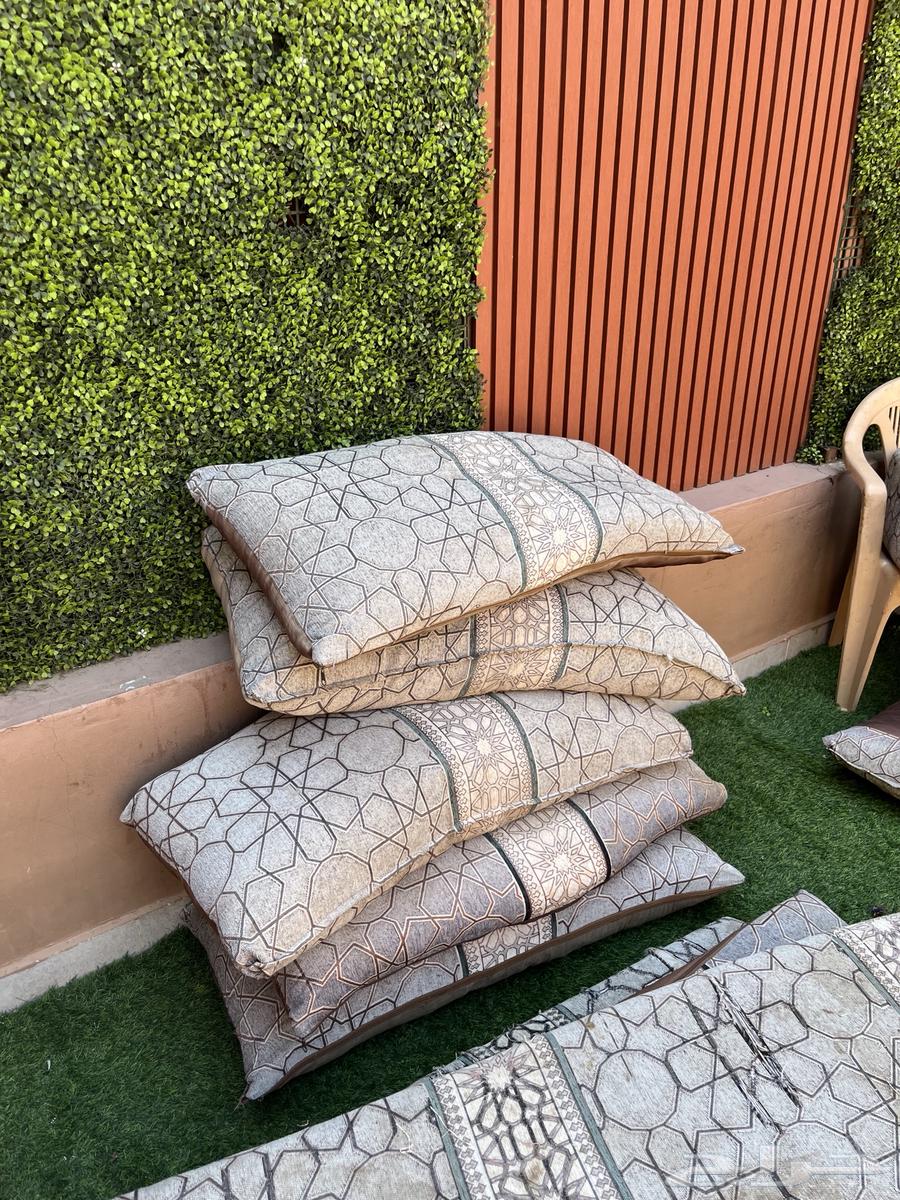 Floor seating sofa64538659616257114