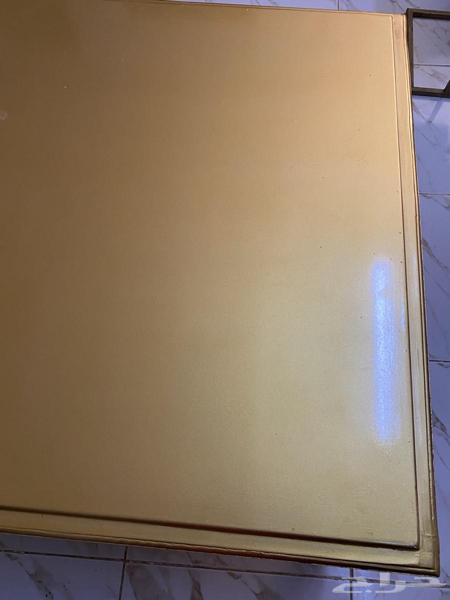 Golden guest table64537338219394111