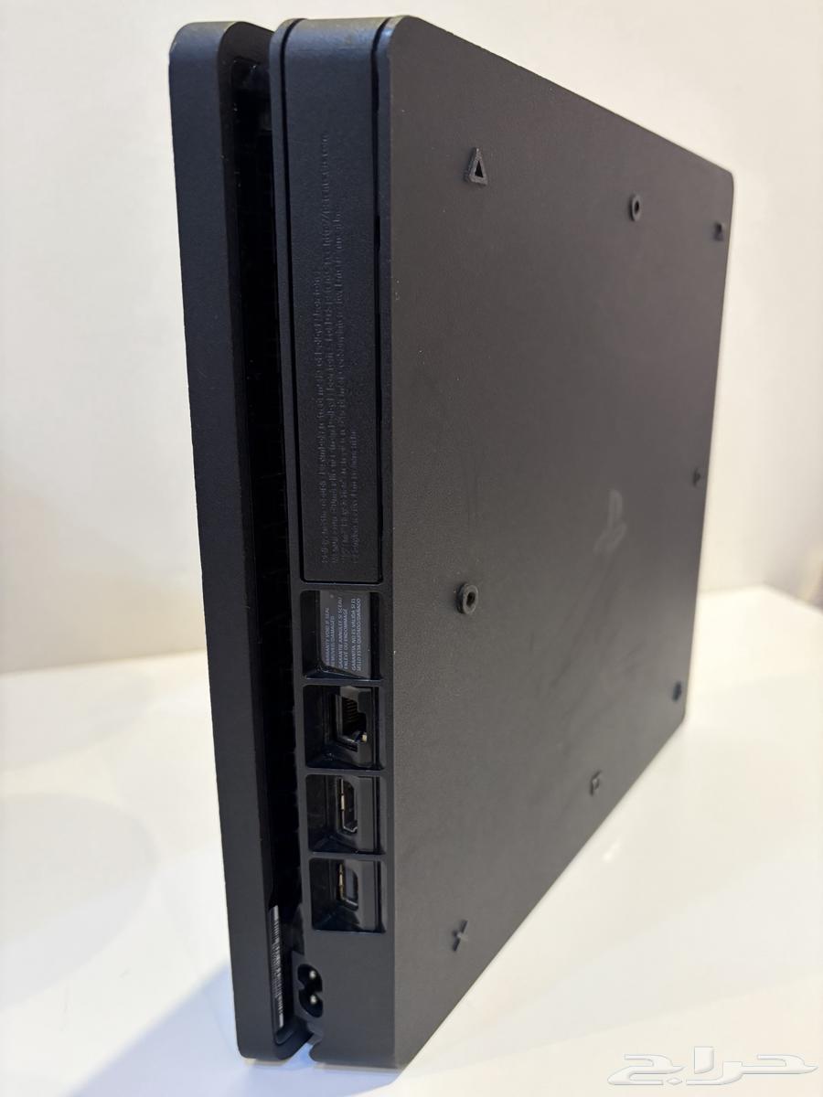 سوني 4 سليم مهكر لم يدخل صيانه مع جميع ملحقاته64443398776451112