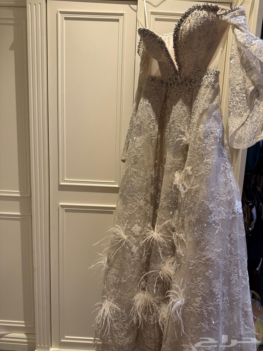 فستان فخم ملبوس مره المشترى فوق الألف والبيع 25064535986942338112