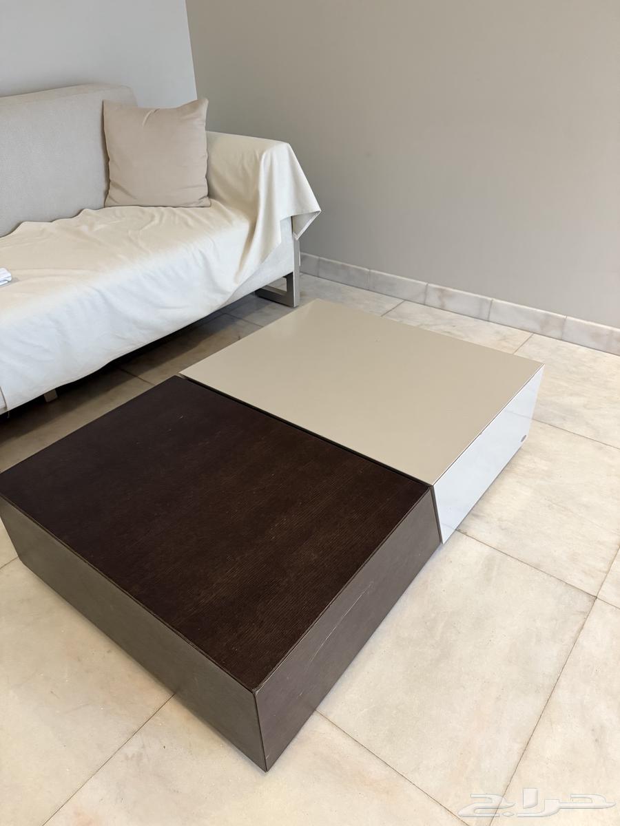 Table with drawers64540323774851110