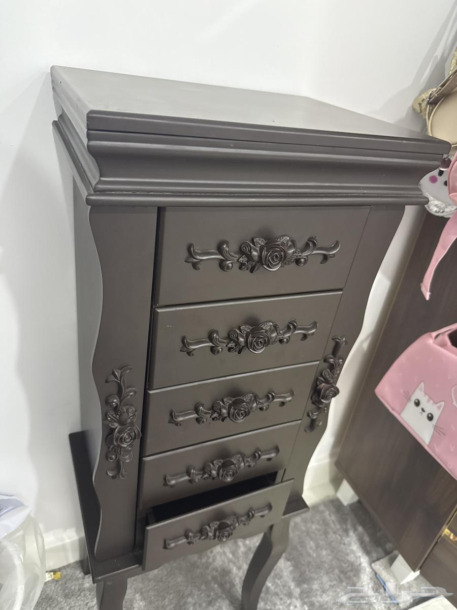 Dark brown 5-drawer accessory cabinet in good condition64537017033090110