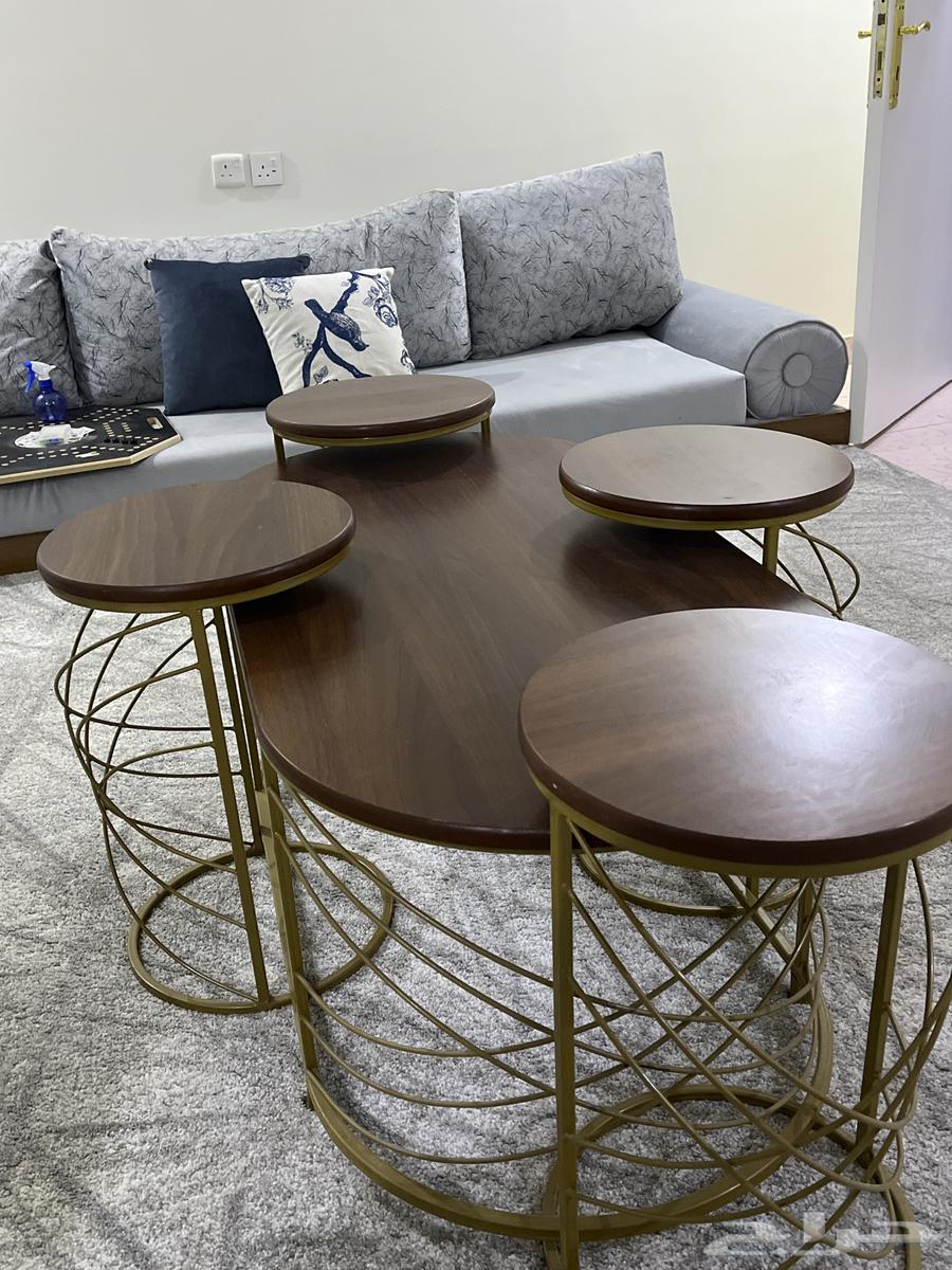 Table with 4 serving tables64536028649089113