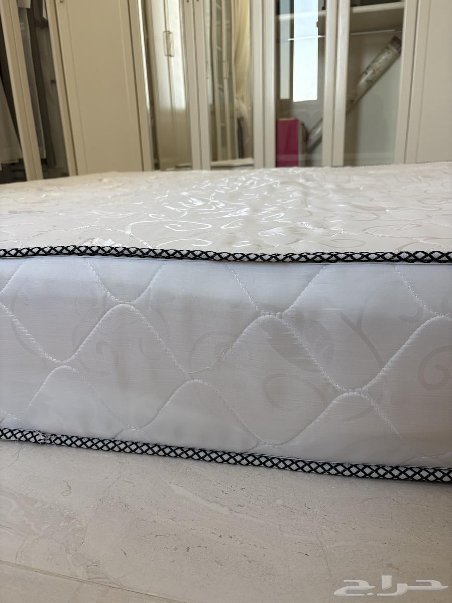 مرتبه شبه جديده للبيع الموقع بيشه64540438514178111