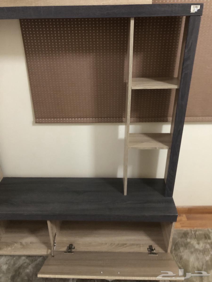 Integrated screen table64536599268739110