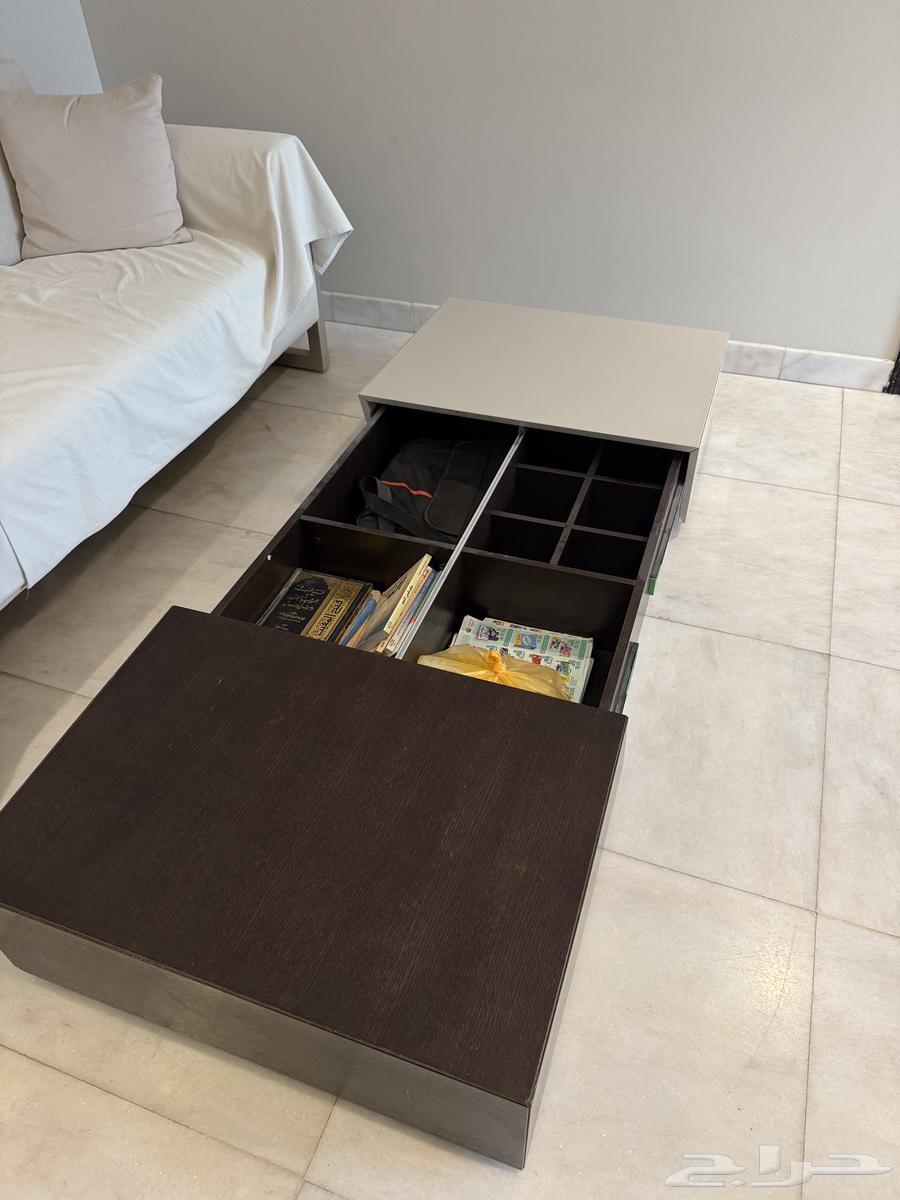 Table with drawers64540323774851112