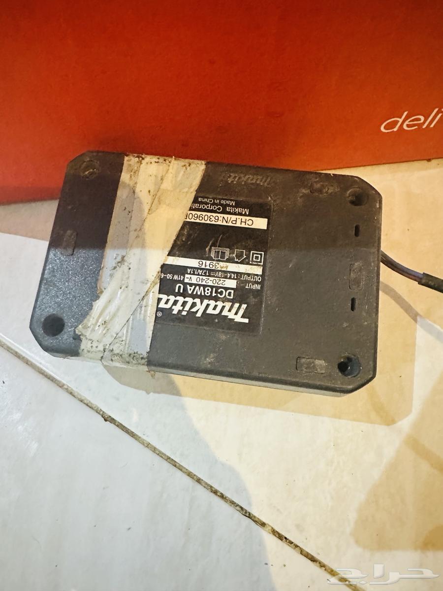 بطارية وشاحن لي درل ماكيتا64541065527810110