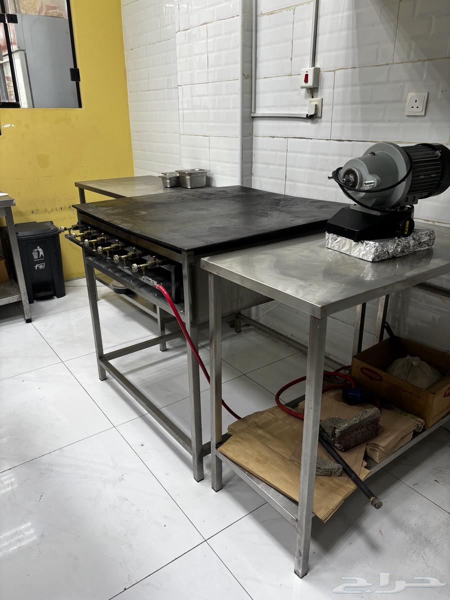 يوجد أغراض لمطعم كاملة للبيع64537114389635114