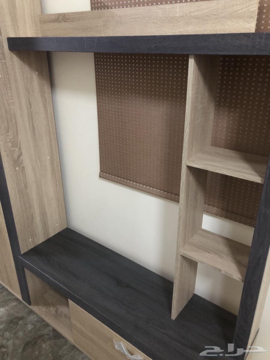 Integrated screen table64536599268739113