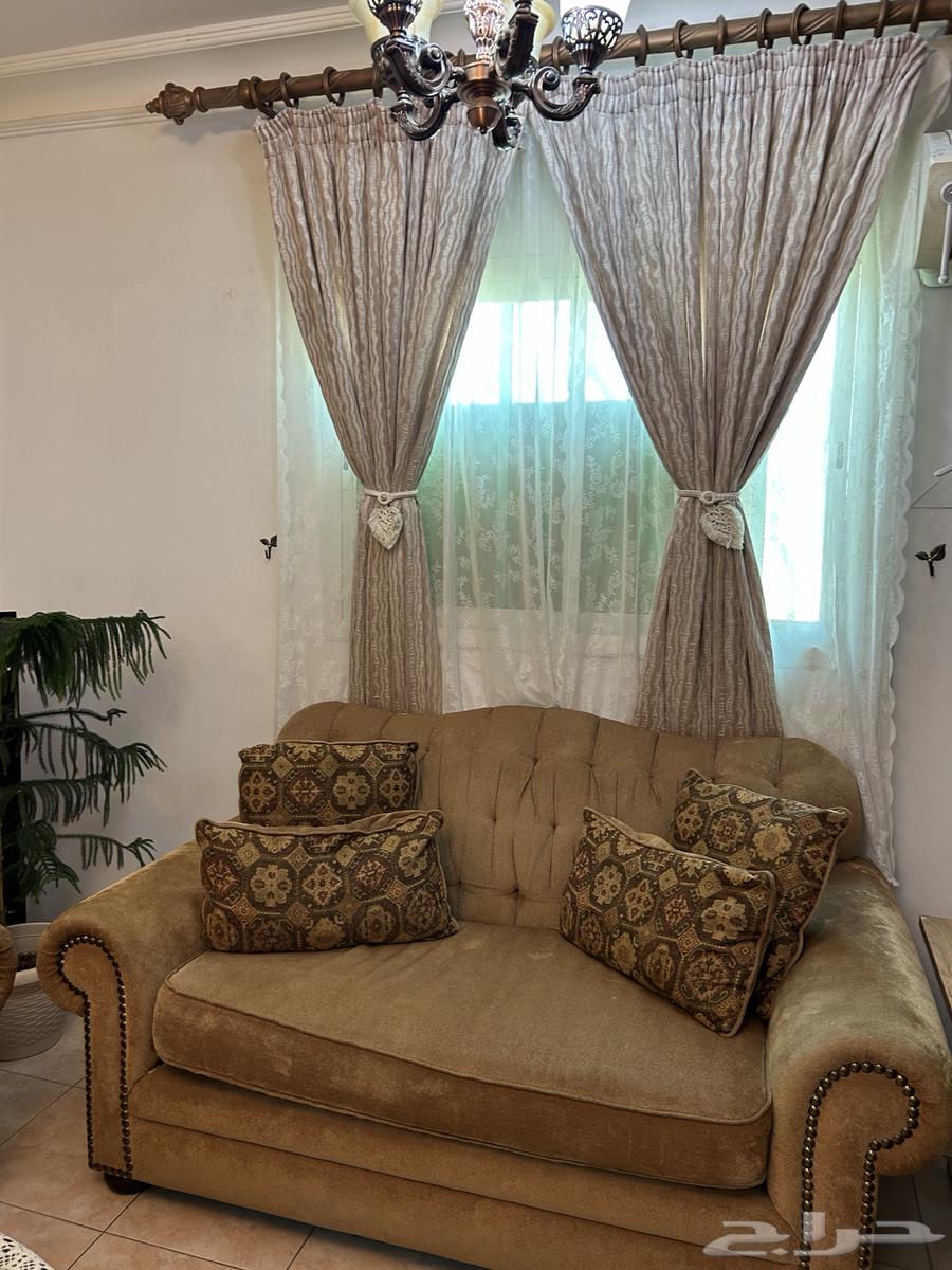 للبيع طقم بحاله جيده جدا64536864658819110