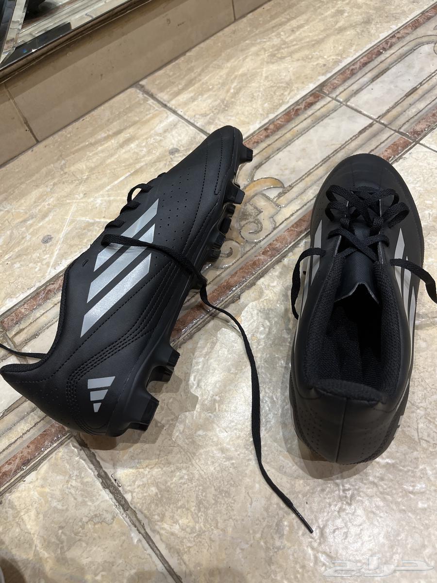 جزمة اديداس للبيع جديدة دوبي مخرجها من كرتونها سعرها 15564539059089921110