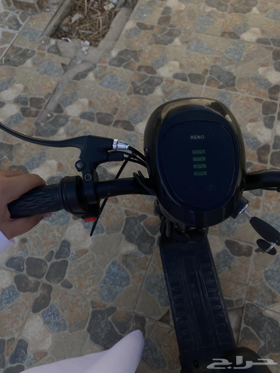 سكوتر للبيع استعمال اقل من شهر  فيه مشكله بصيطه عفط حفيف64539529022978110