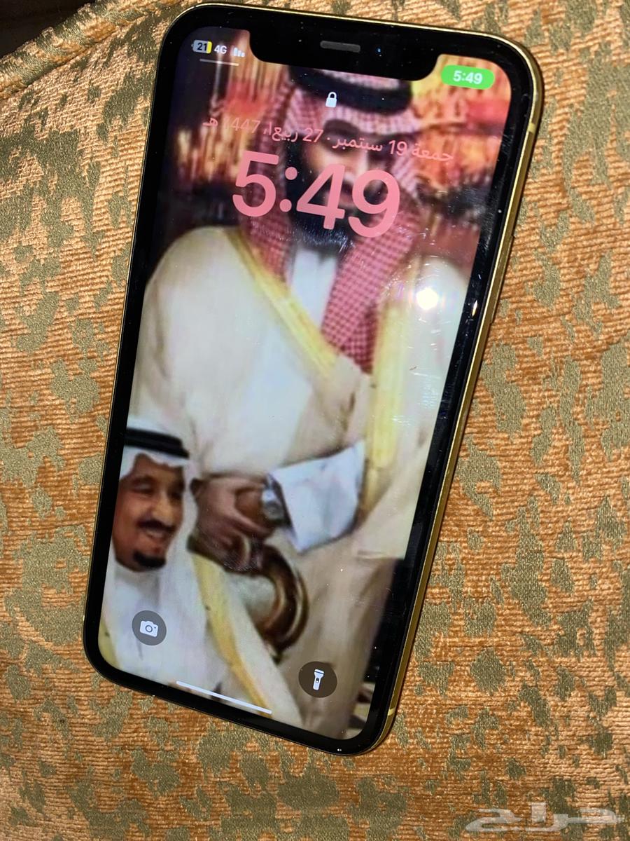 ايفون 11 للبيع نظيف جدا.64540694782979110