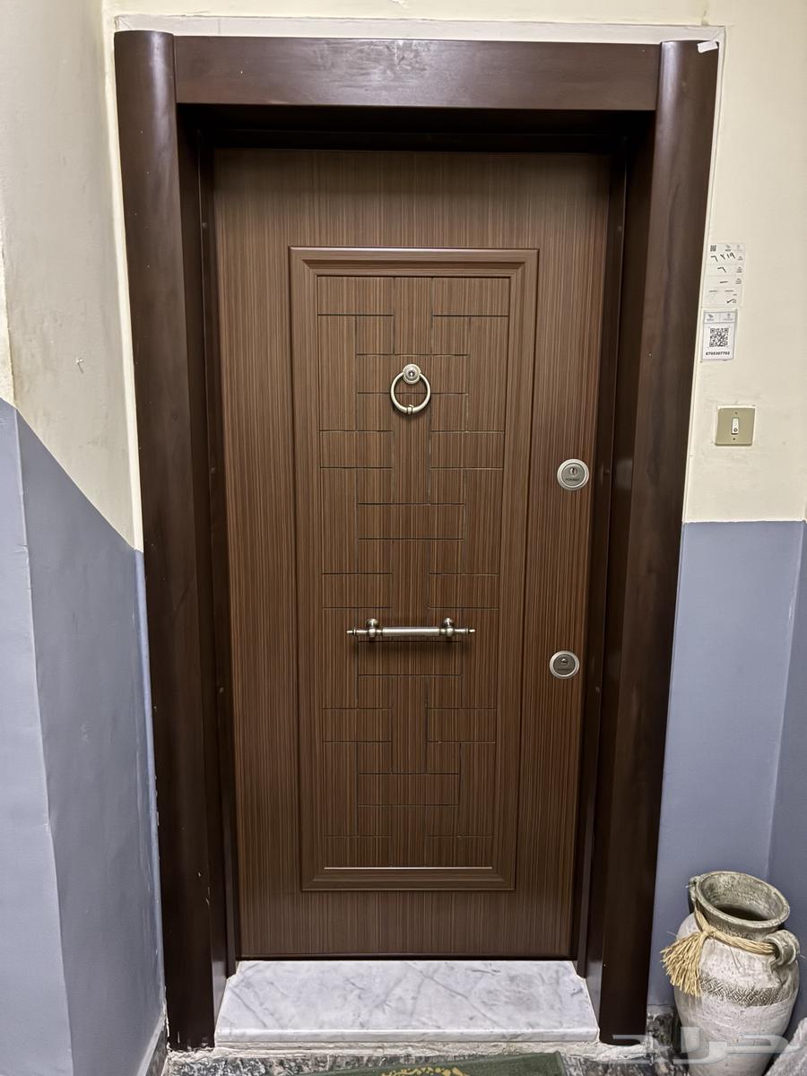 أبواب خشب  باب حديد خارجي  ستاند شور جميعها بحاله ممتازه64536753500161110