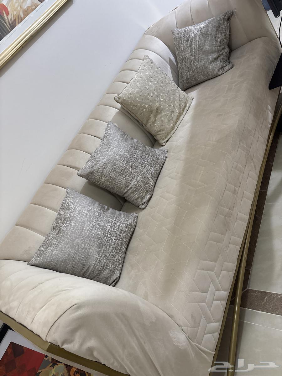 Sofa for sale, light use, 200 SAR64540423892994111
