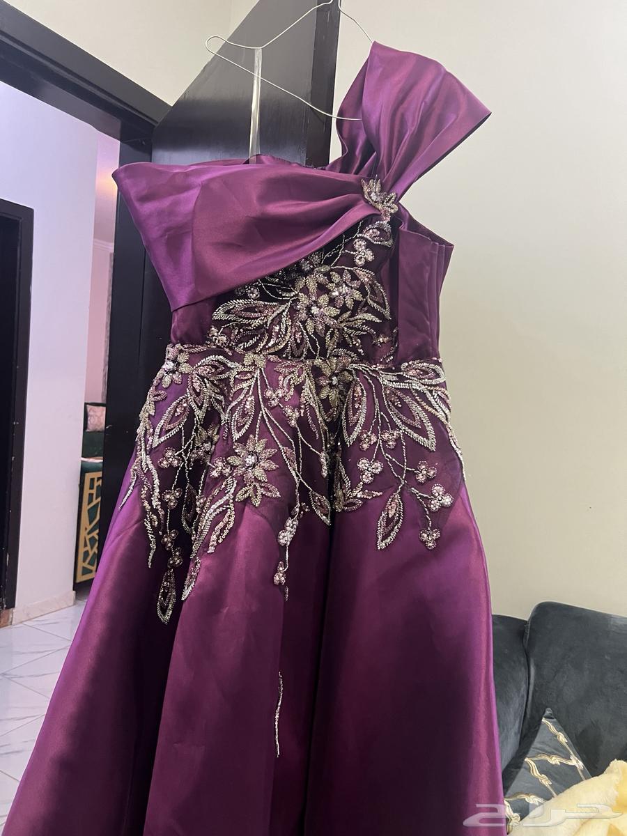 لبسه وحده اخته ب 500 وابغى فيه 400 او 35064543139370498111