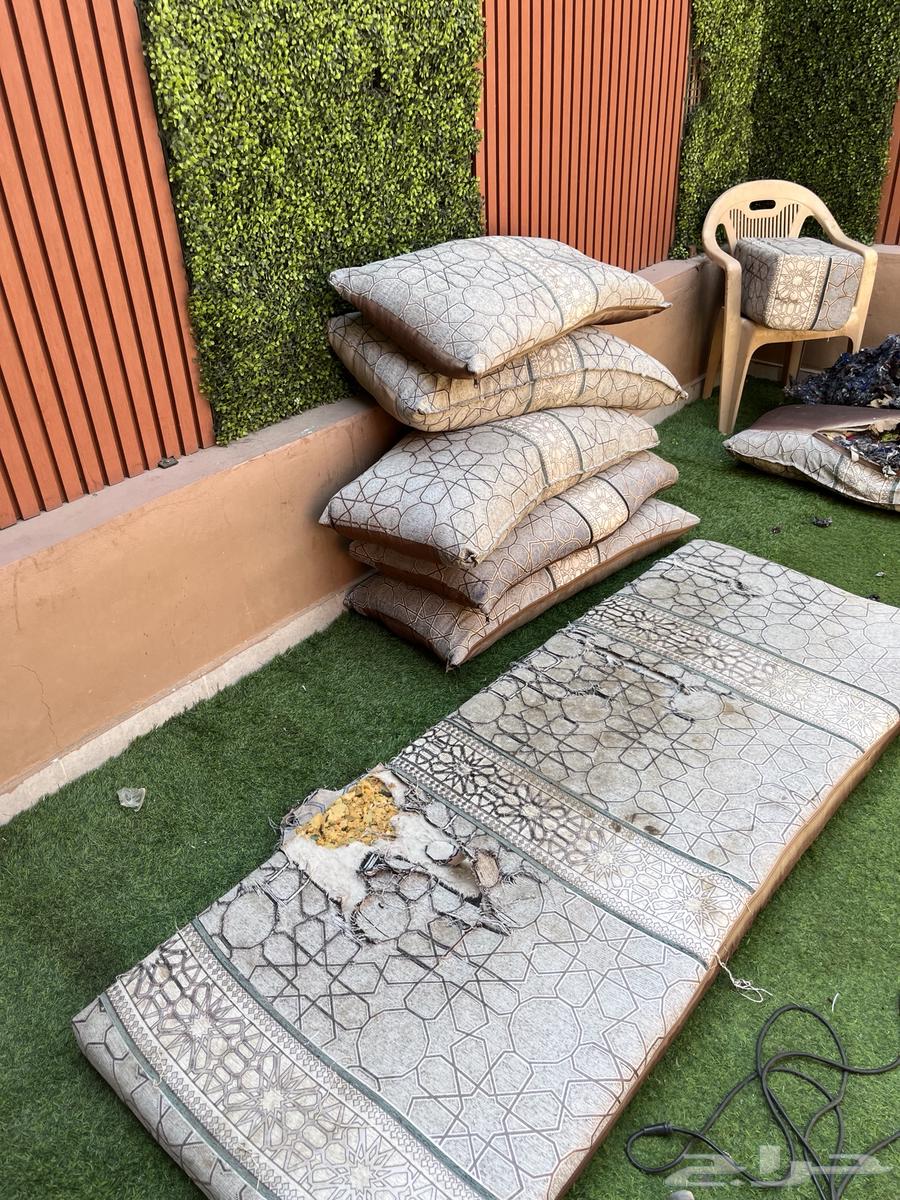 Floor seating sofa64538659616257112