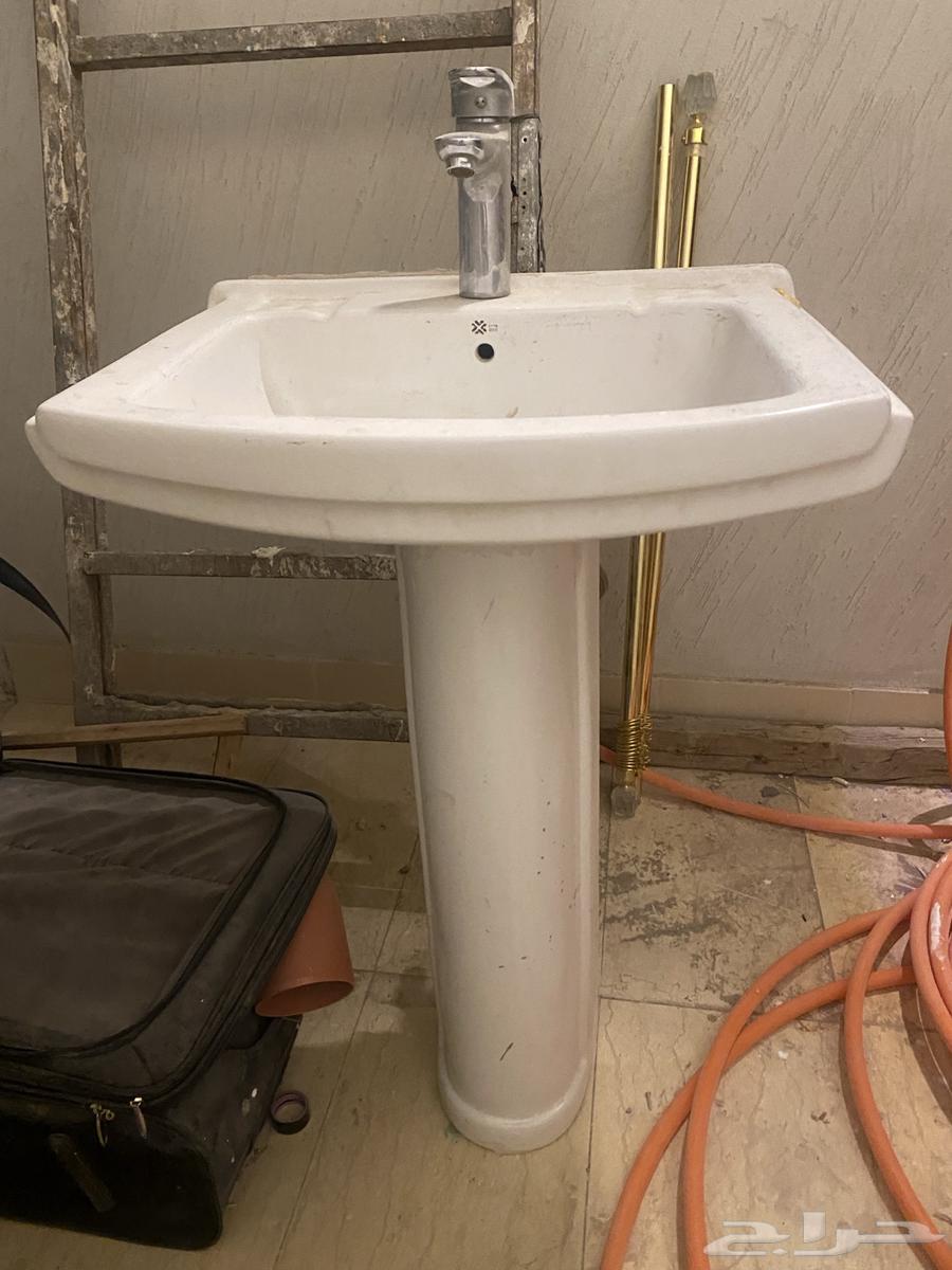 Sink with mixer in medium condition 70 riyals64542557919489110