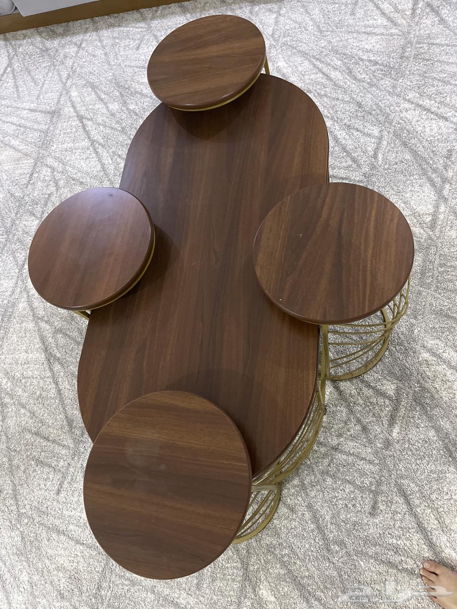 Table with 4 serving tables64536028649089111