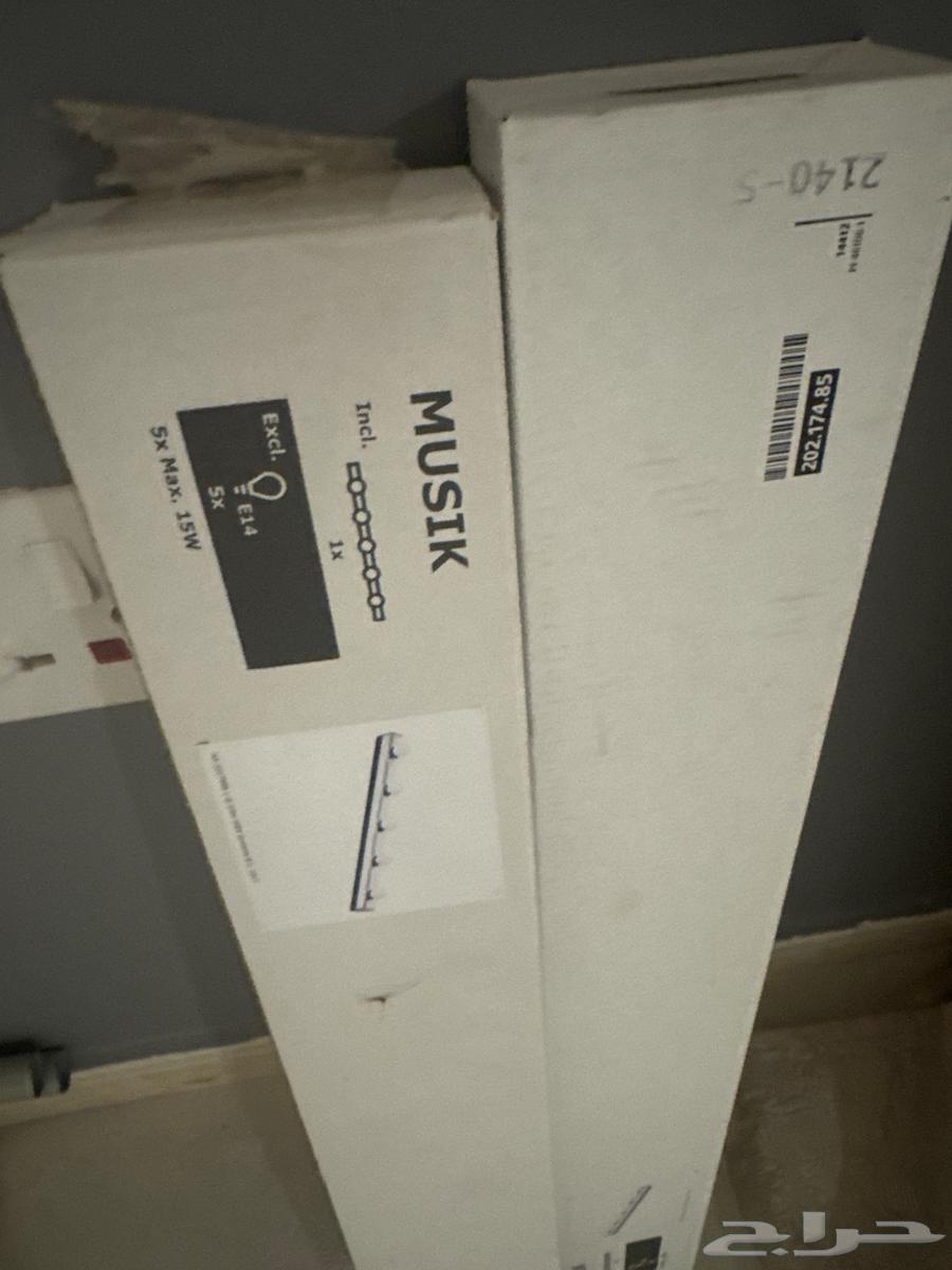 لمبات جديده بكرتونها للتسريحه64540010605442111