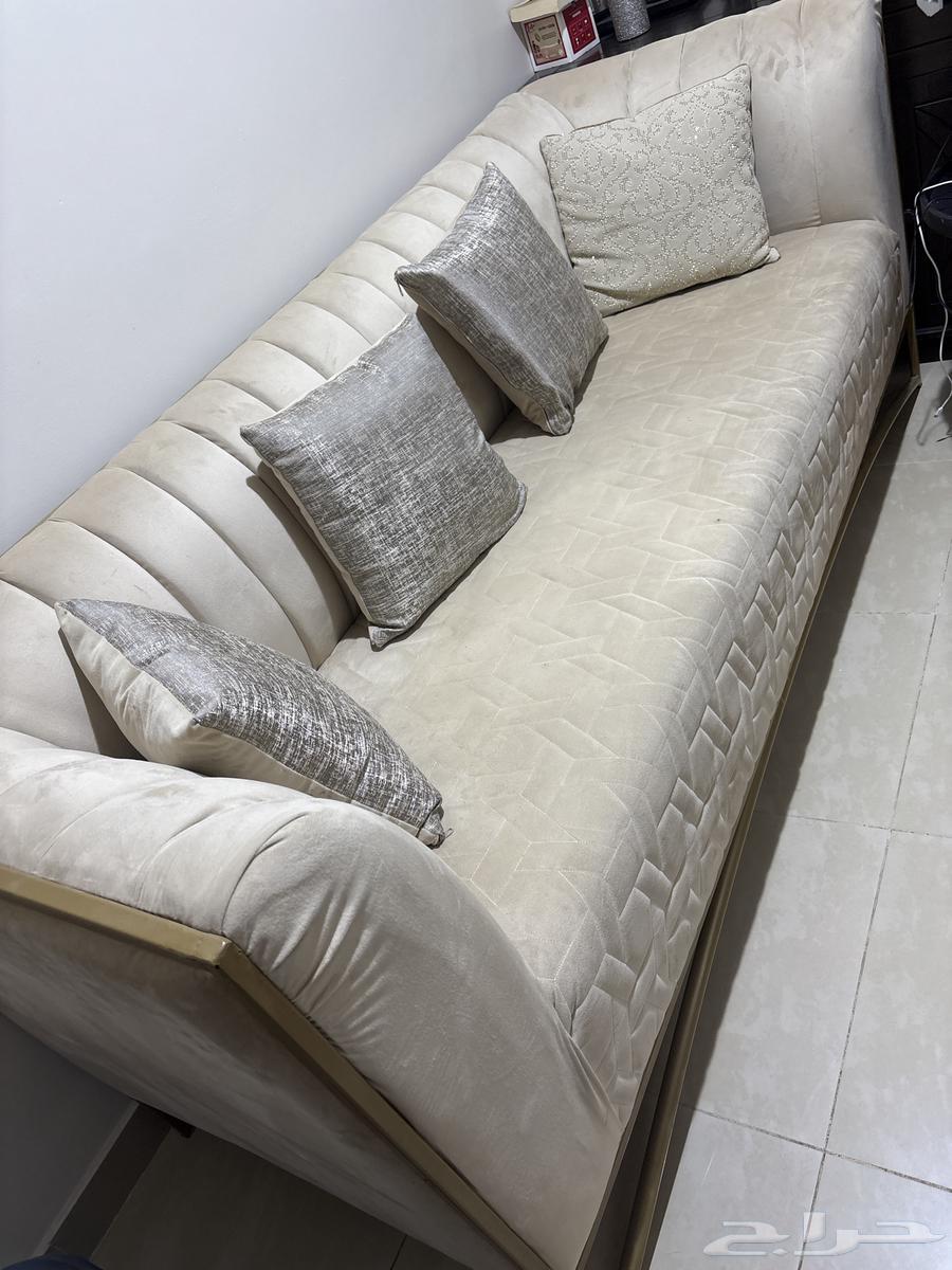 Sofa for sale, light use, 200 SAR64540423892994110