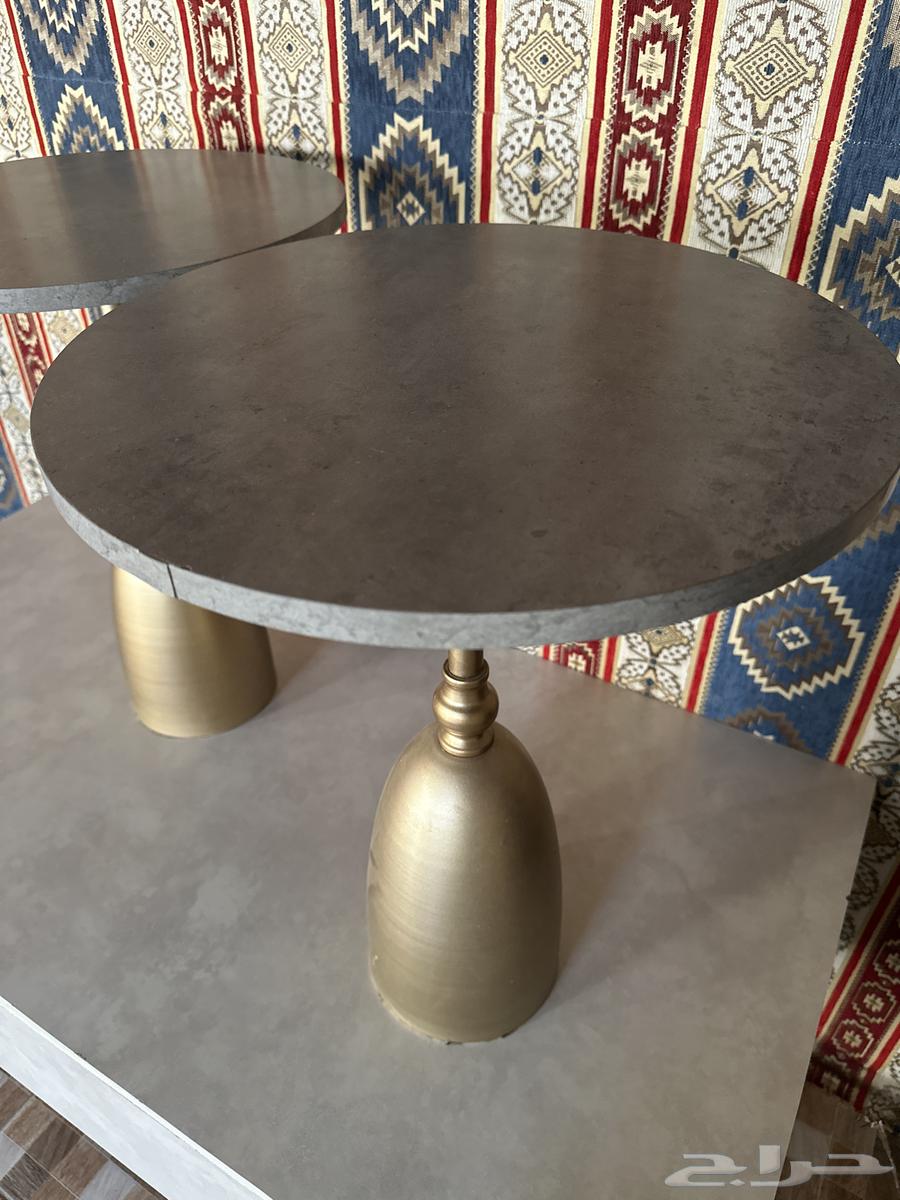 Tables for sale at a symbolic price64538204403201111