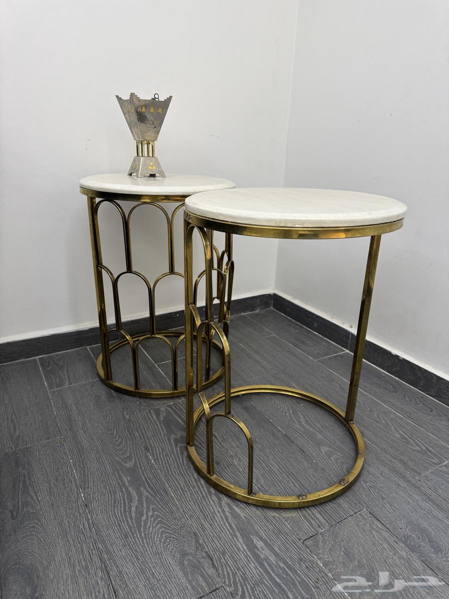 طاوله وسط مع أربع خدمه اشتريتها 1500  البيع لأعلى سوم واحده64542557795713112