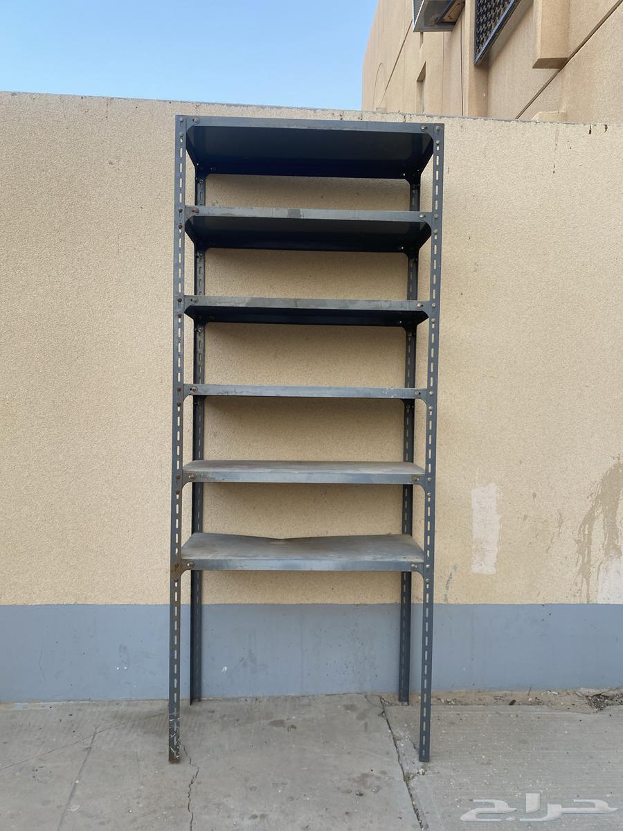 Storage shelf64540309377794112