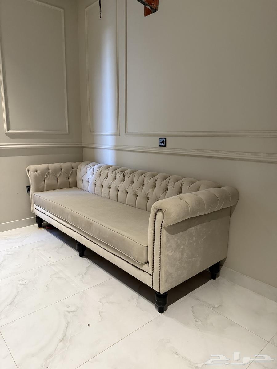 كنبتين الأولى تاخد من 5.6 أشخاص والثانيه تاخذ من 3 4 الكنب64536321063683110