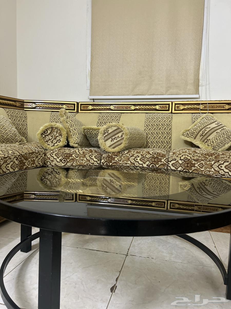 طاولة للبيع64537560424705110