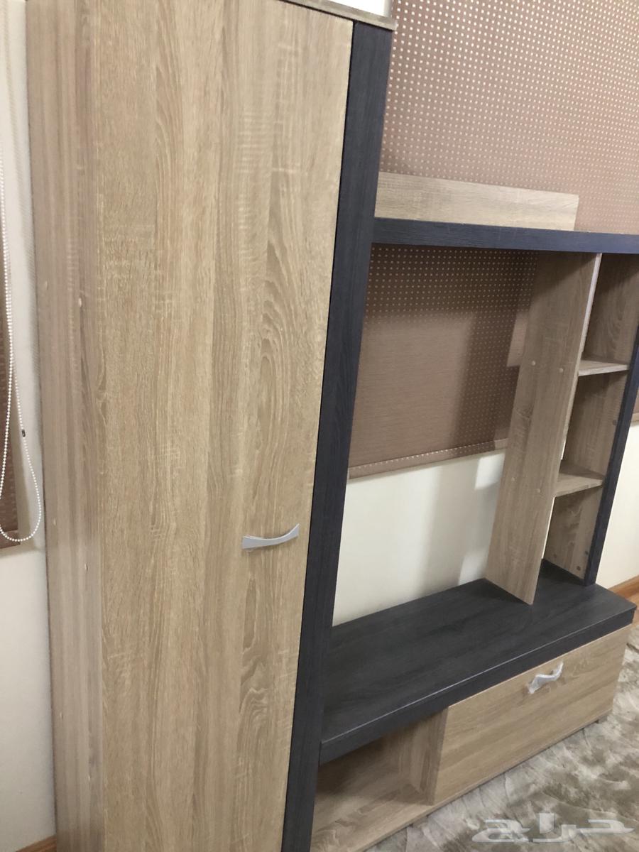 Integrated screen table64536599268739112