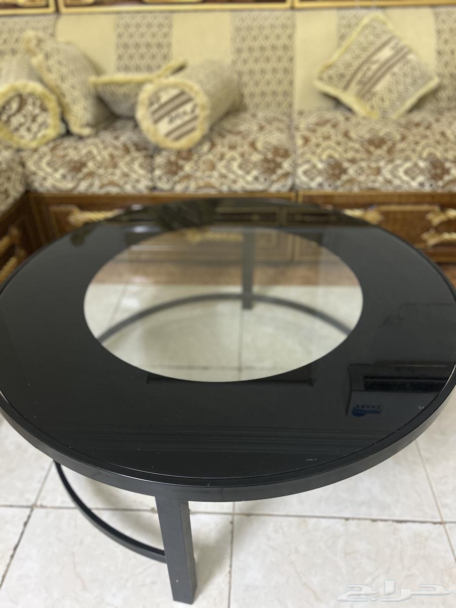 طاولة للبيع64537560424705111