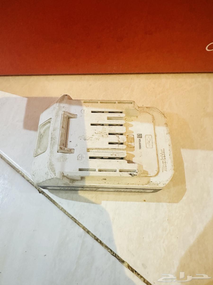 بطارية وشاحن لي درل ماكيتا64541065527810113