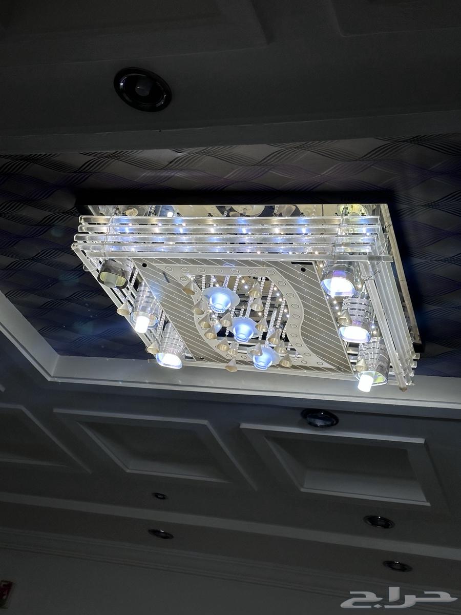 Sofa 10 meters in very excellent condition with a chandelier almost new64542870487426113