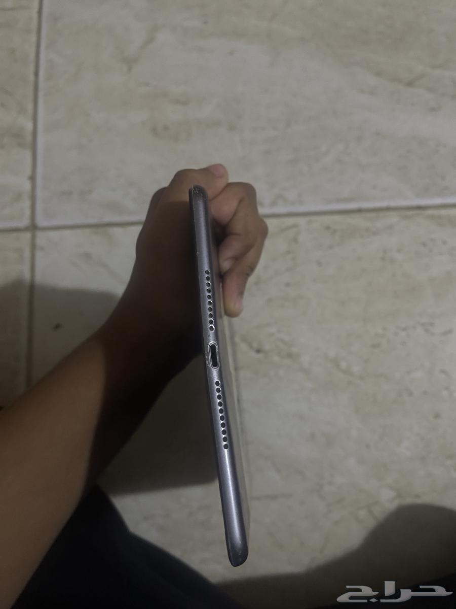 iPad Mini 5 disassembled with screen and battery64535723005441111