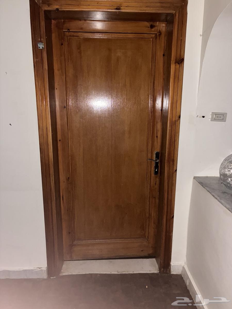 أبواب خشب  باب حديد خارجي  ستاند شور جميعها بحاله ممتازه64536753500161113